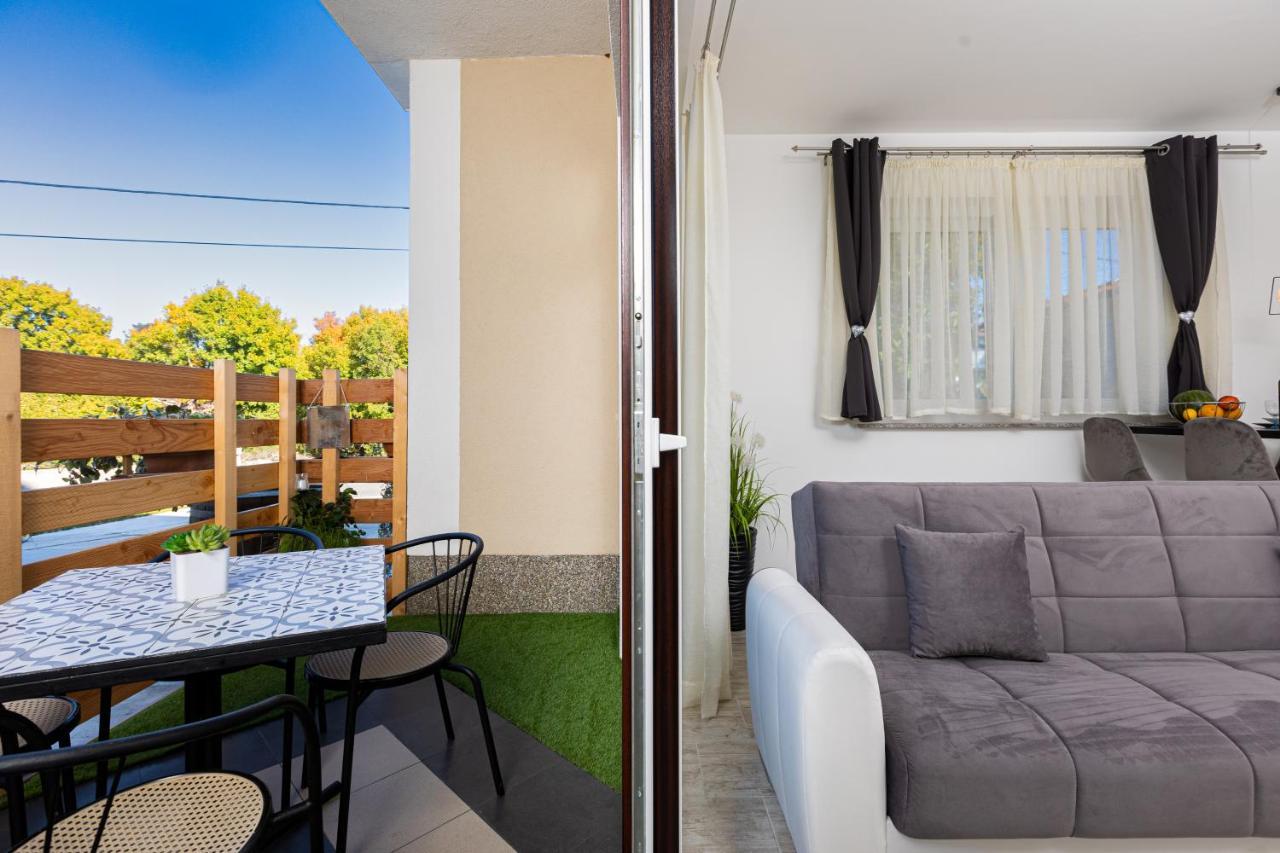 Apartments Meri Sveti Ivan  Extérieur photo